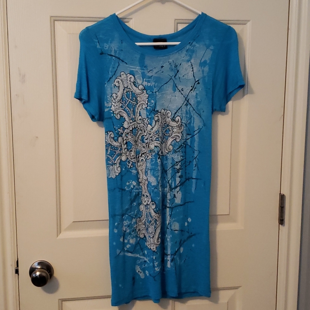 Daytrip teal top with cross outlined with bling